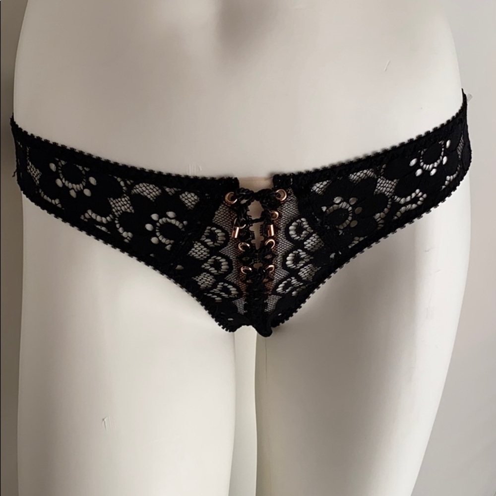 Agent Provocateur Daizy black lace brief size 2